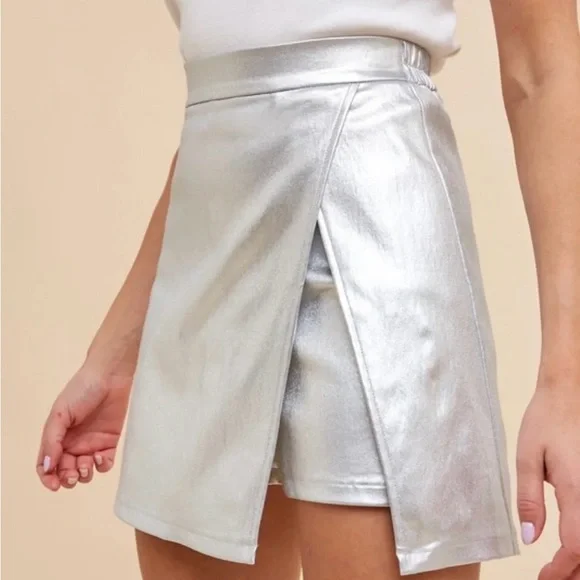 AnnieWear Silver Metallic Skort | NWT | Size Medium | Elastic Waist Party Skort - Picture 5 of 8